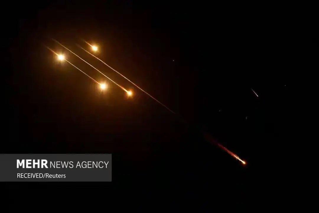 起死回生！伊朗唯一能抗衡美国和以色列的，就剩这一招

那就是导弹+无人机饱和打击