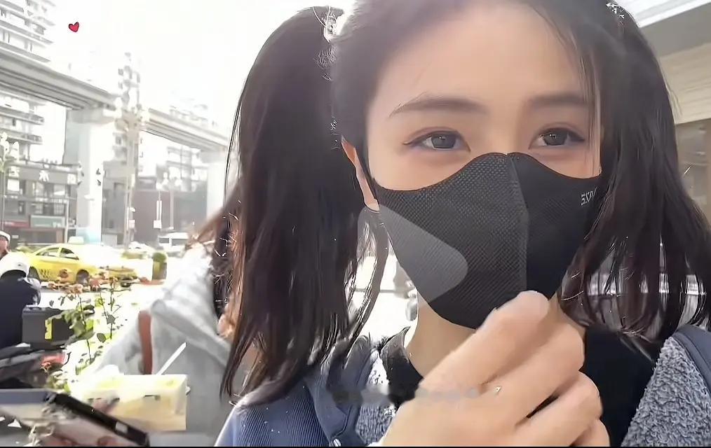 白鹿专门飞重庆打包剩菜给王星越，cp粉会磕吗？