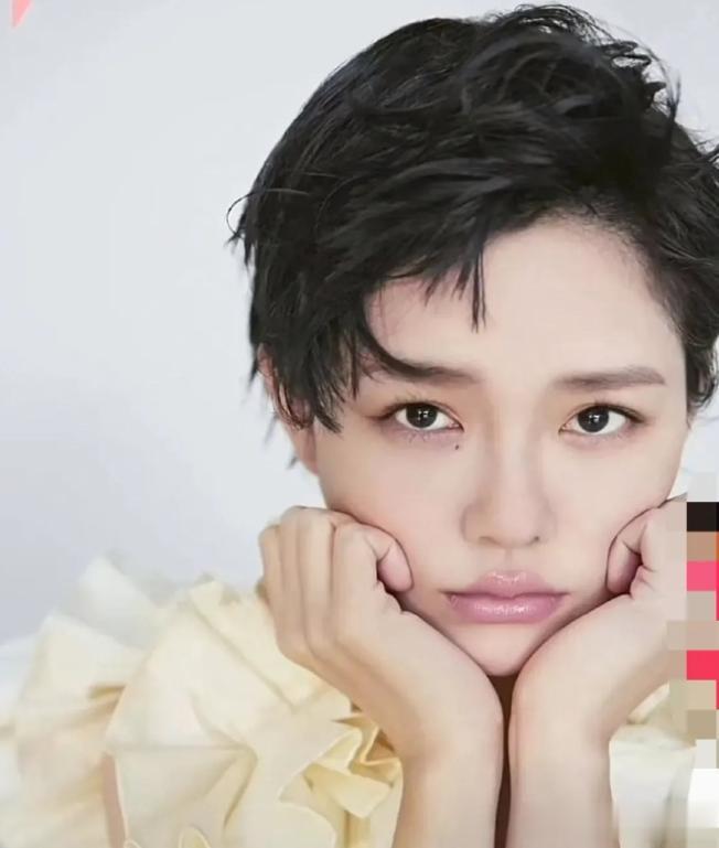 大s开始卖少女情怀，想要复制“美少女”

4月份大s终于出来工作，这应该是搞定“
