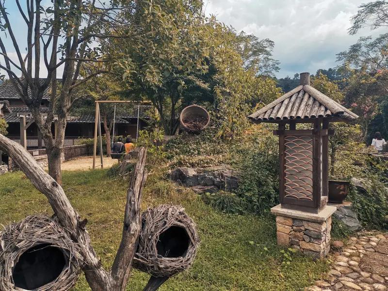 发展乡村旅游，是振兴农村、农业和农民致富这事关“三农”的大事和要事！而搞好乡村旅