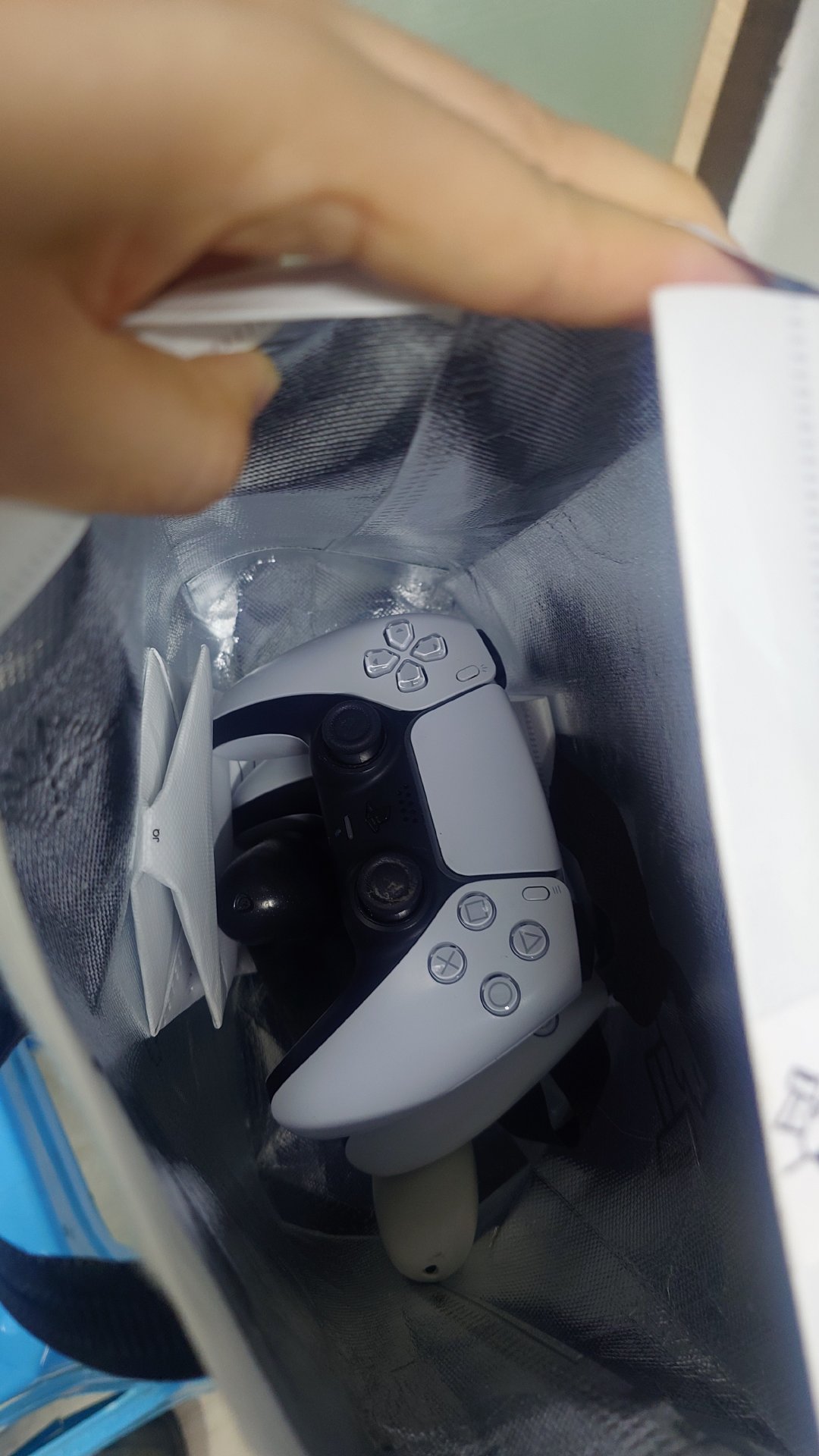 三只手柄（ps5*2 nspro*1）各有各的问题，带到现场一口气都修了！ 
