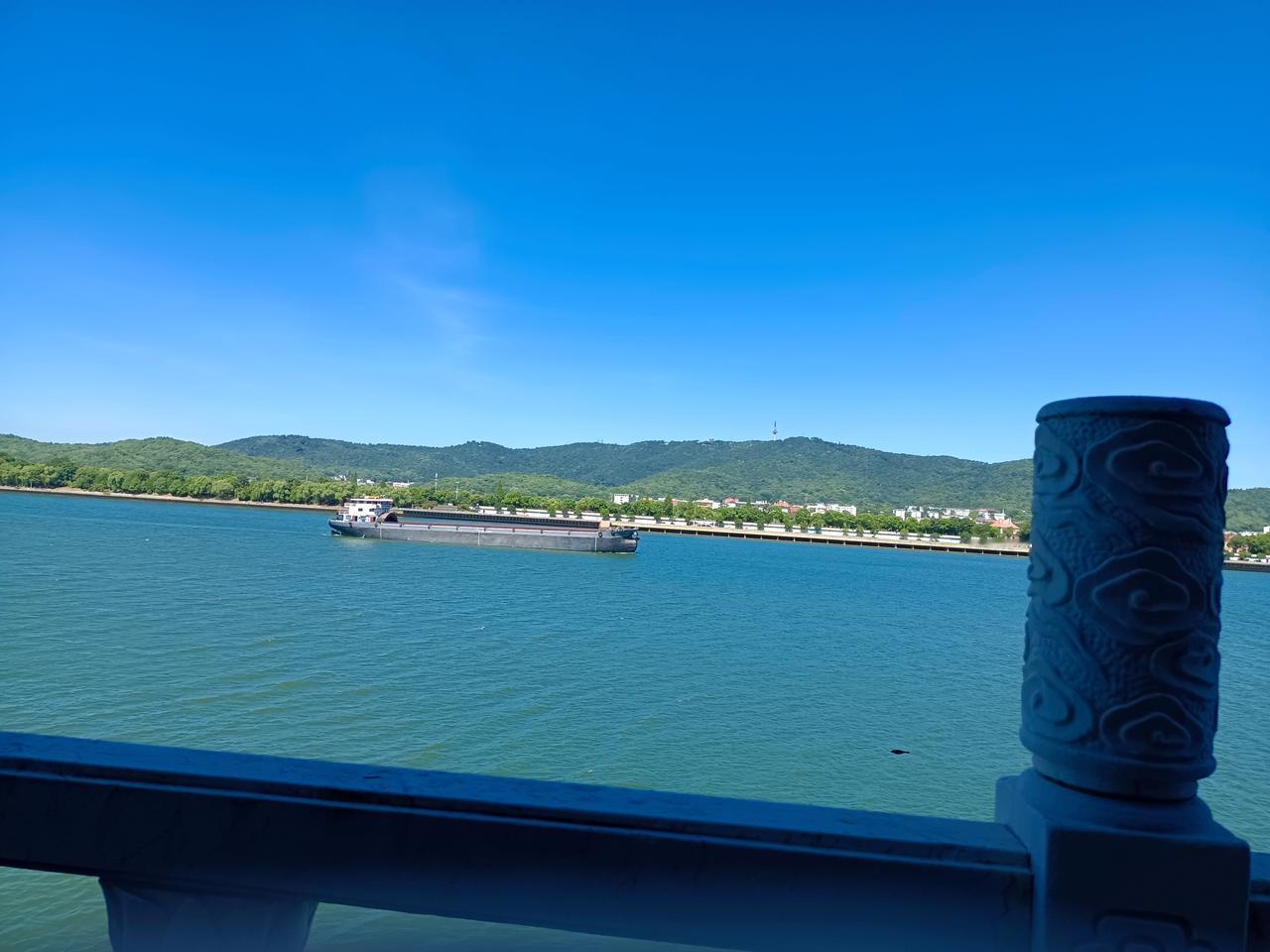 分享一张相册里随手拍的天空