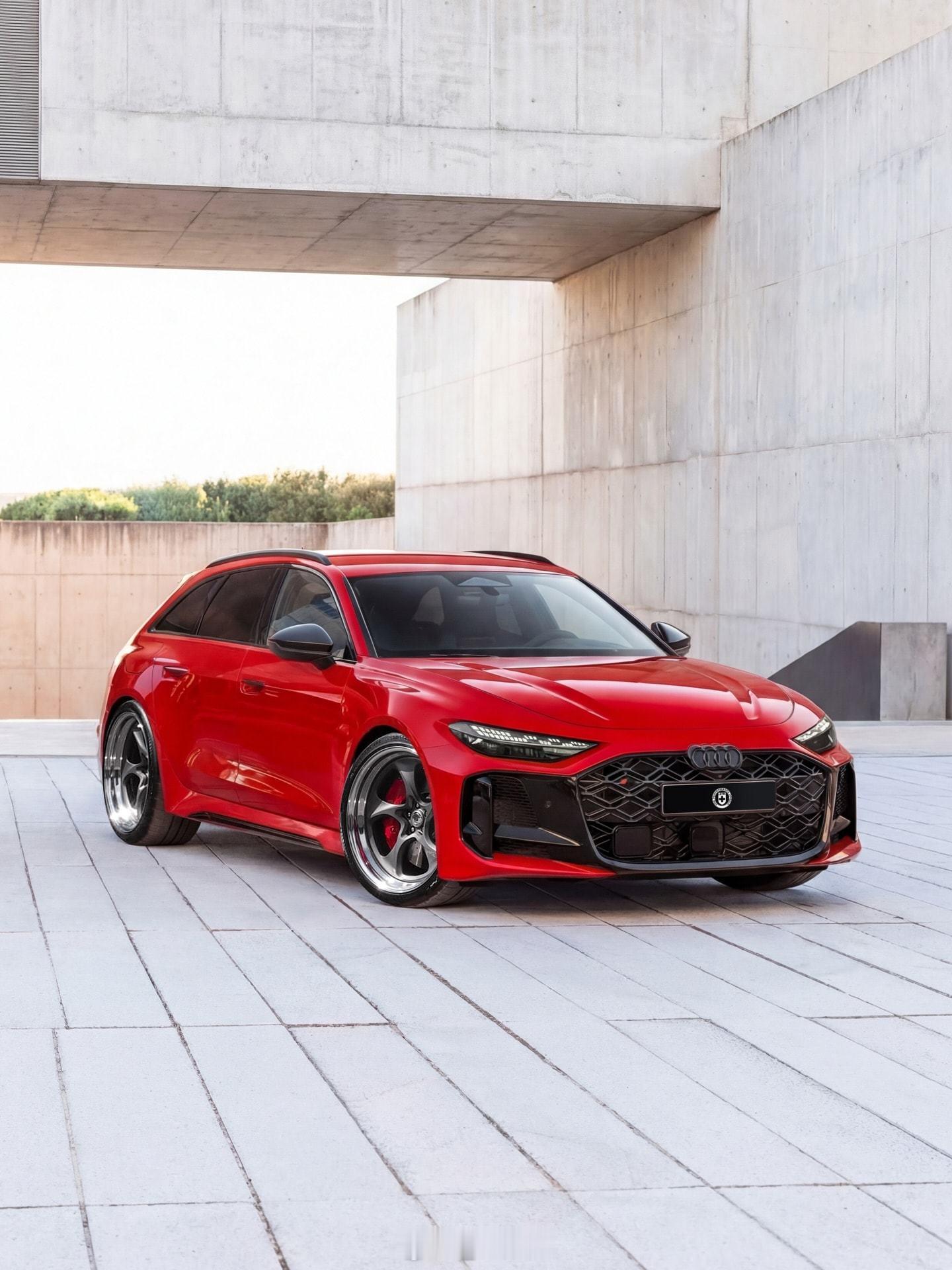 奥迪 给全新一代奥迪RS5 Avant换上两双新鞋子，图1和图2，大家觉得哪个更