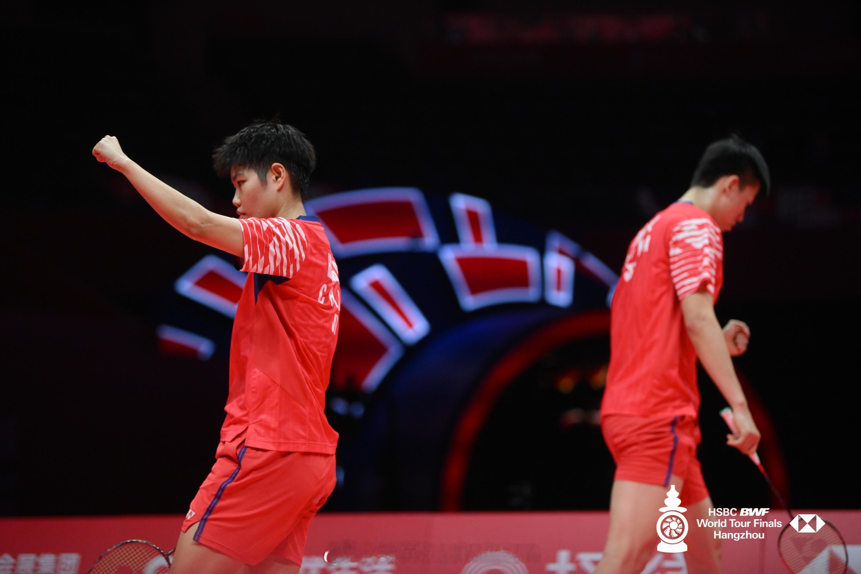 凤凰组合赛后采访🎤：总决赛考验连续作战能力Q：这对组合之前也有交手过，今天也比