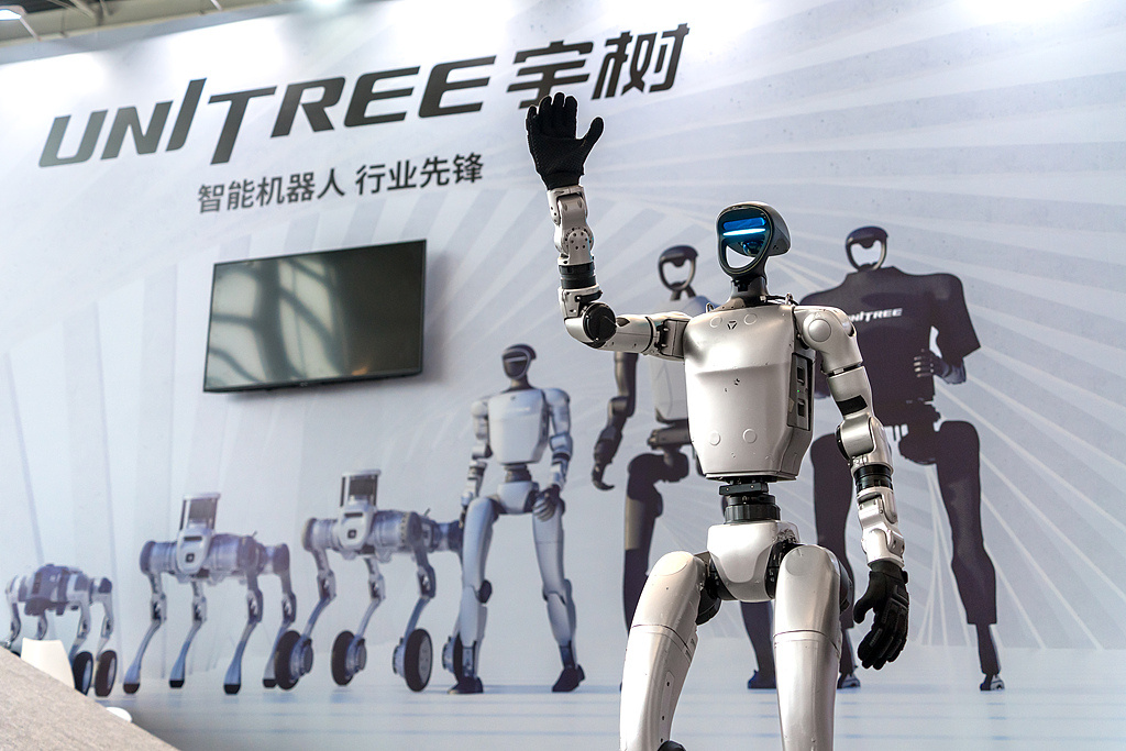 【#宇树IPO拟募资42亿发行价约104元# 】据此前公告，8月5日为宇树科技科