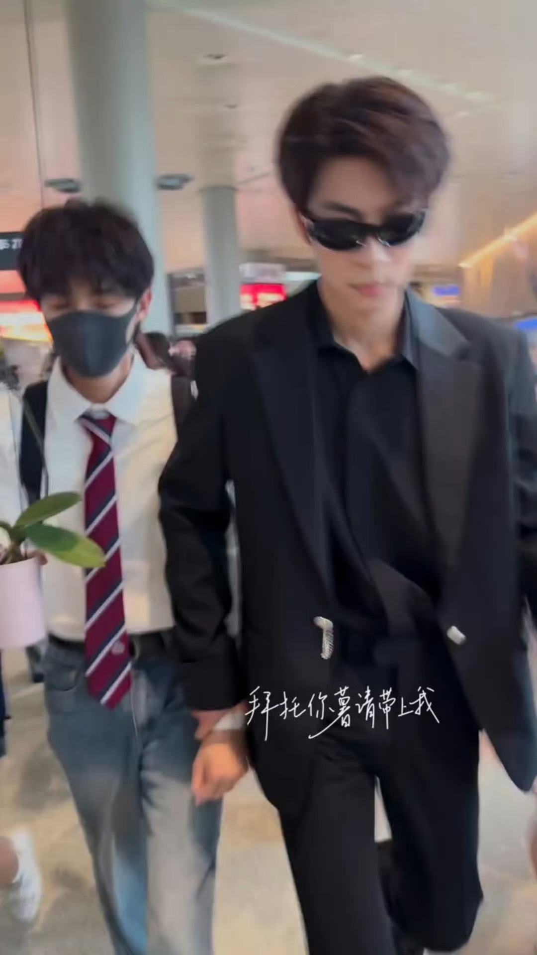 发现今年的环大陆节目还挺多…有霸气护妻的 有机场擦汗的 有霸总演绎的 期待后续解