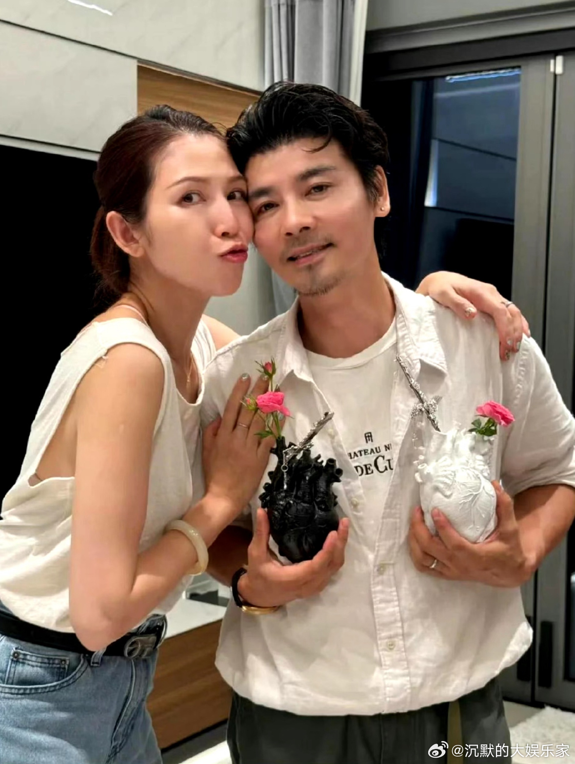 蔡少芬说之前旅游时张晋突然喘不动气，脸都青了，之后检查发现血管堵.塞近80%，要