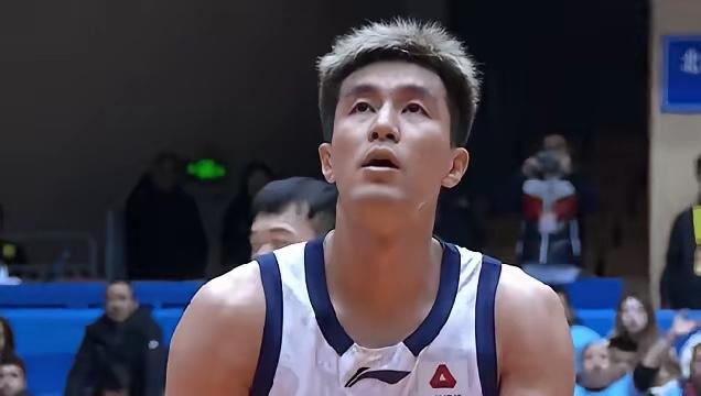 场均一T的那个男人回来了，郭艾伦，有那个味了，出走半生归来仍是少年！

面对全华