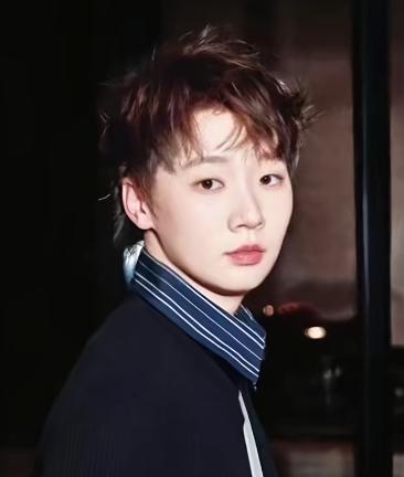 王曼昱代言费
为啥这么高?
王曼昱代言费居高不下，源于她兼具竞技硬实与商业软实力