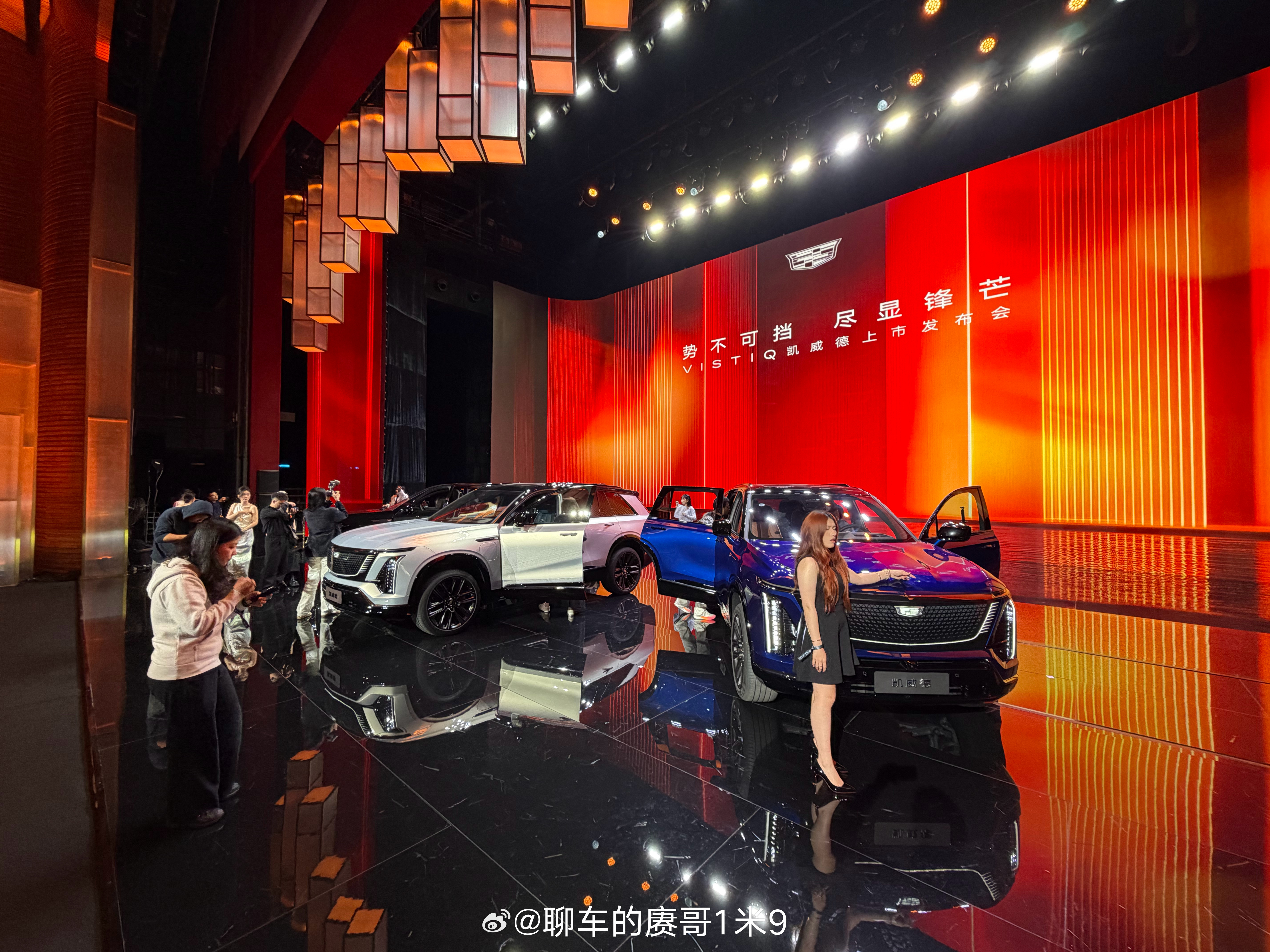 凯迪拉克这活动就离谱找了N多颜值博主过来拍现场就跟打仗一样可怜这些说车拍车的没有