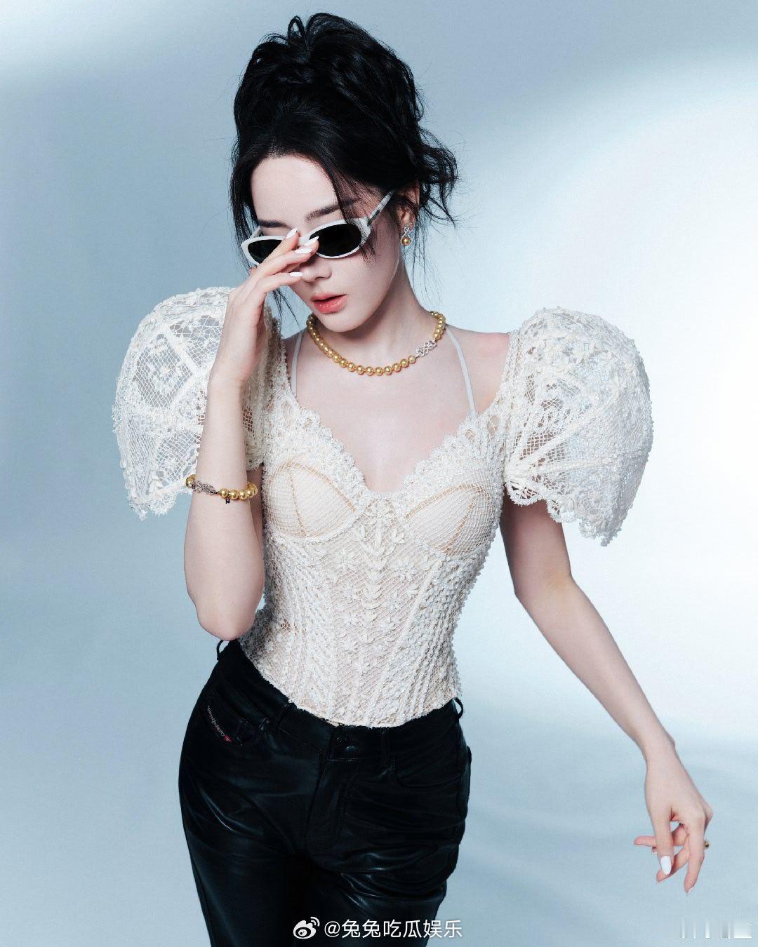 迪丽热巴造型师是闵塔鲨美的太权威了 