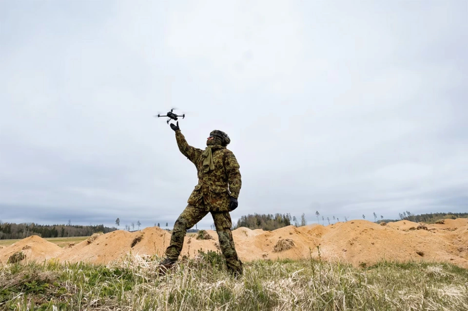【乌克兰军队演习中轻松摧毁英国旅】据观察者网：当地时间2月13日，英国《每日电讯
