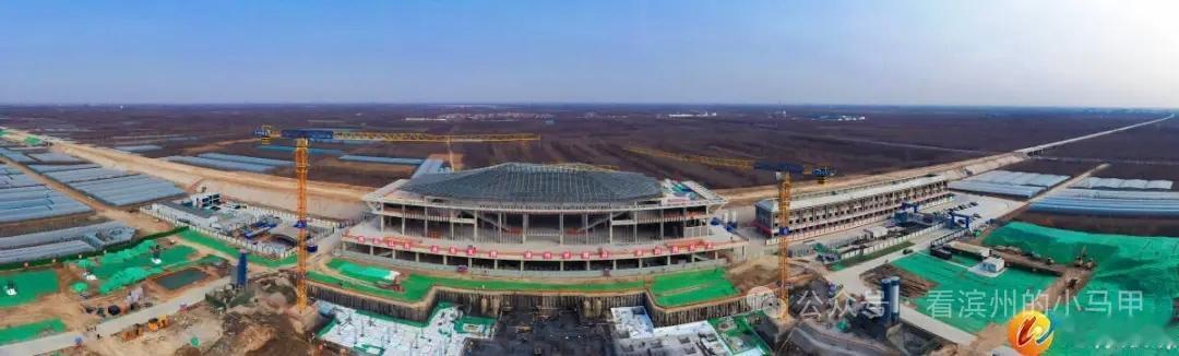 滨州一高铁站封顶

1月30日，津潍高铁山东滨州无棣段无棣站完成封顶，为全线9座