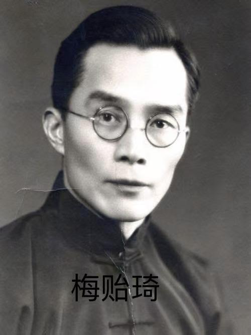 民国大师们，不看照片文字介绍，能认出三位以上的绝对是历史大神！老照片