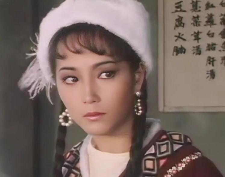 1997年，林正英去世，留下1000万遗产给苑琼丹。苑琼丹当场发誓：“我这辈子都