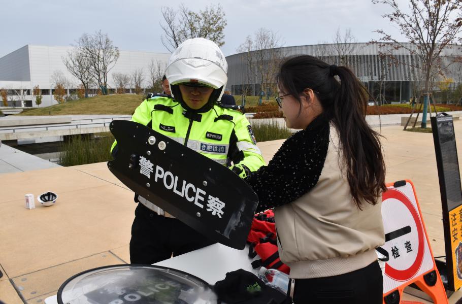 【“122”热起来，文明交通宣传进企业】为积极营造122“全国交通安全月”浓厚氛