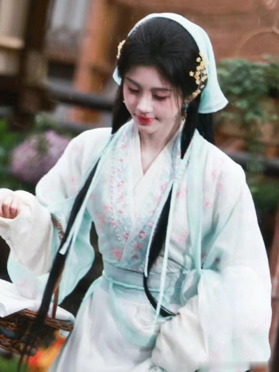 鞠婧祎新剧爱你老己仙侠剧终于诞生利己型女主了！鞠婧祎饰演的姜黎非主打一个万事以自