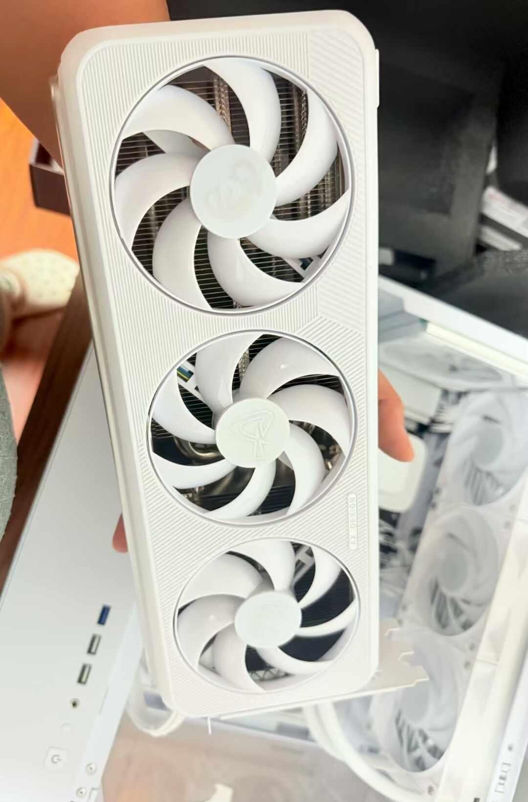 不玩了，北京出个9700X整机
在北京海淀，买来一直没怎么玩游戏，也没有时间，配