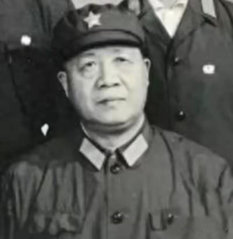 抗美援朝最硬核团长！三次被降职毫无怨言，1955年授衔惊动毛主席亲自过问
 
1