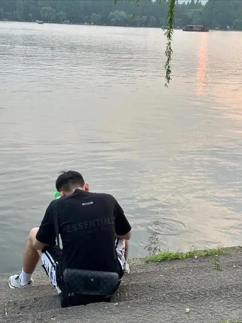 为什么有些男人到了30岁以后，明明没生大病，却总觉得自己“不如从前了”？早上起床