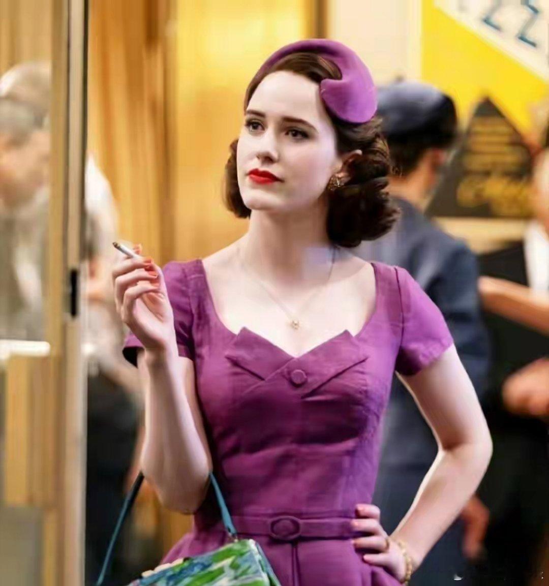 好莱坞女星被撞身亡星光猝然陨落，戴维斯因车祸告别热爱的演艺与生活，亲友影迷悲痛悼