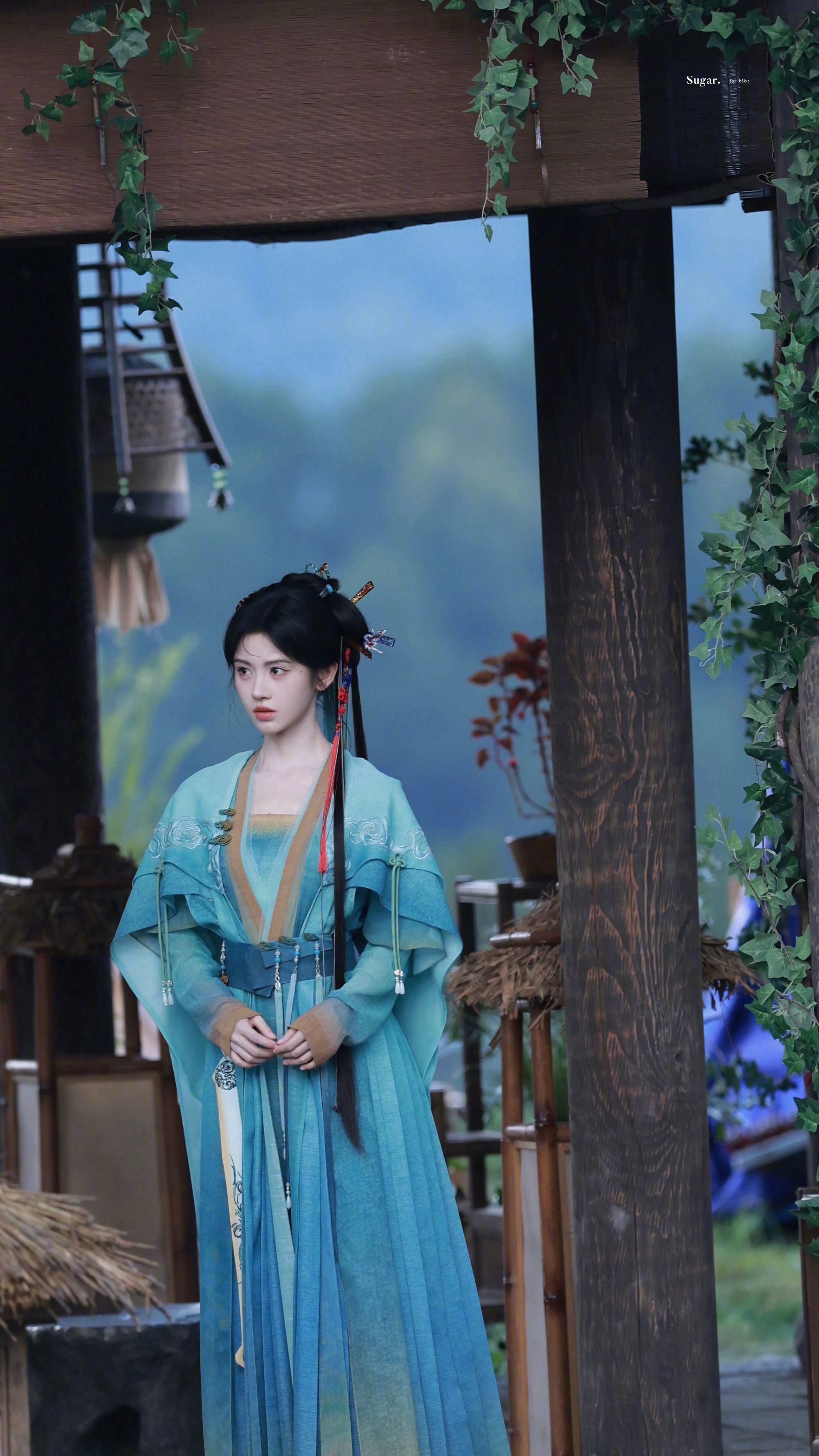 鞠婧祎《来战》新造型路透来了，好看吗？鞠婧祎来战蓝衣阿黛路透 ​​​