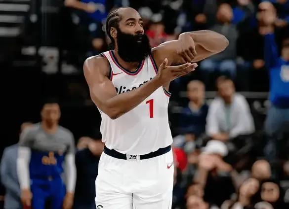 要说这个赛季，迄今为止，最让人失望的队伍，快船说第二，没人敢说第一了。
还休赛期