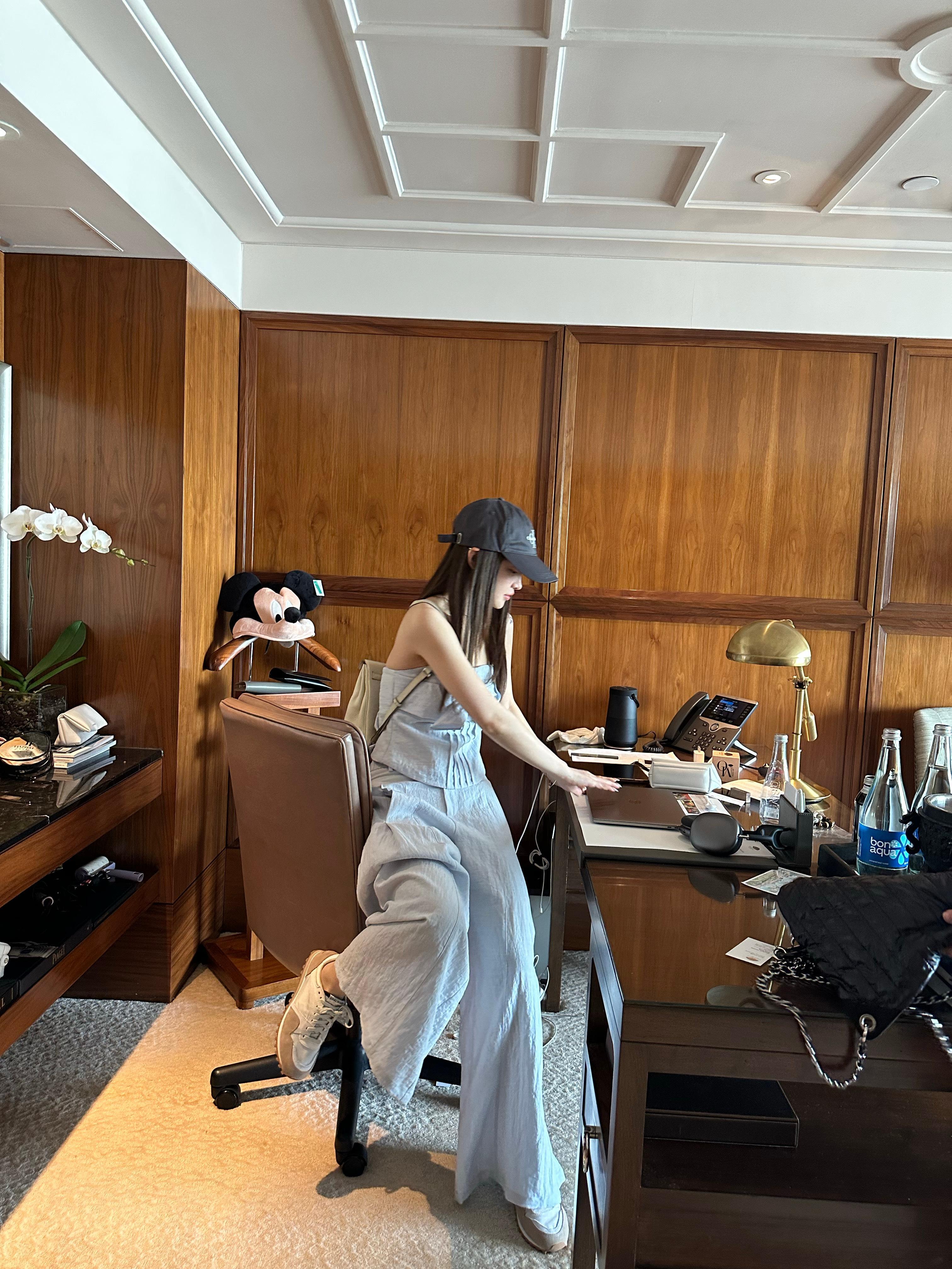 晚上我想拼一个 旧没办法动起来了 先发一些live图来康康吧～本次我把套装分开都