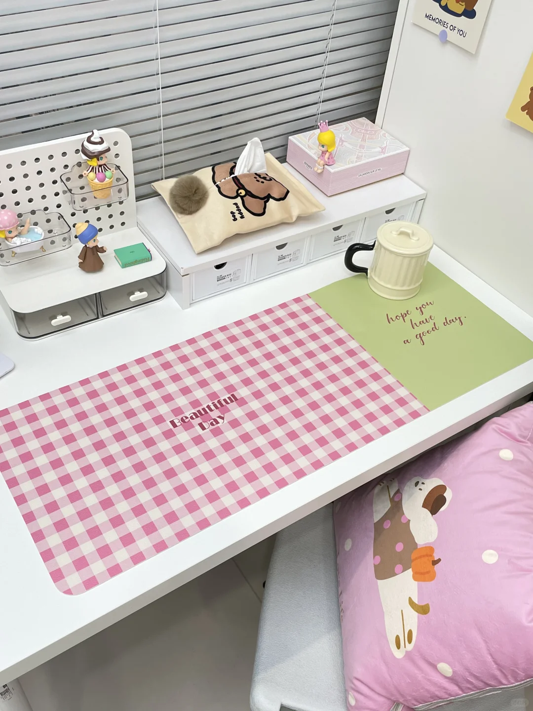 💗💚书桌布置｜粉绿配色好韩系！