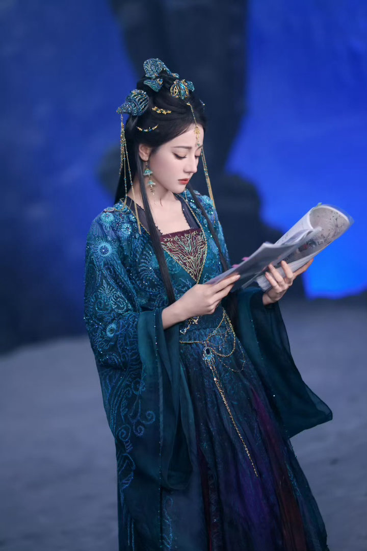 迪丽热巴新剧10分钟演出了一生迪丽热巴贺思慕一生爱人图鉴白日提灯这演技谁看了不说