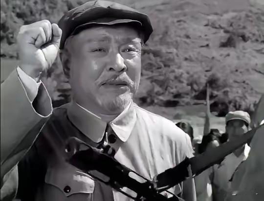 长影国宝级老戏骨：演遍经典配角，一生未婚无儿无女，晚年隐居小院度日
 
他是长影