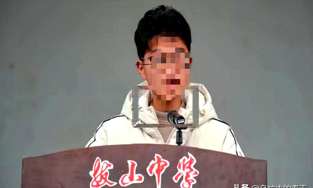 查分一开闸，屏幕上清一色名校晒“屏蔽生”、700线，眼前却突然跳出一个陌生又扎实