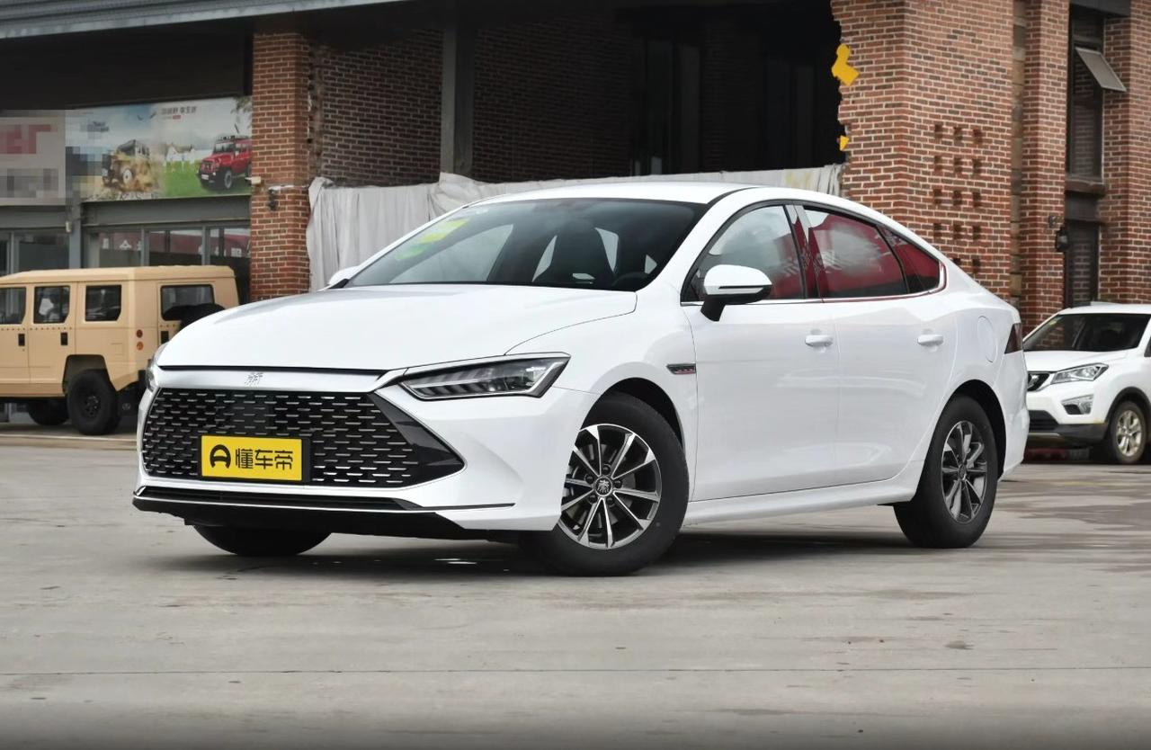 作为常年混迹二手新能源市场的老司机，我必须说：比亚迪秦PLUS DM确实是10万