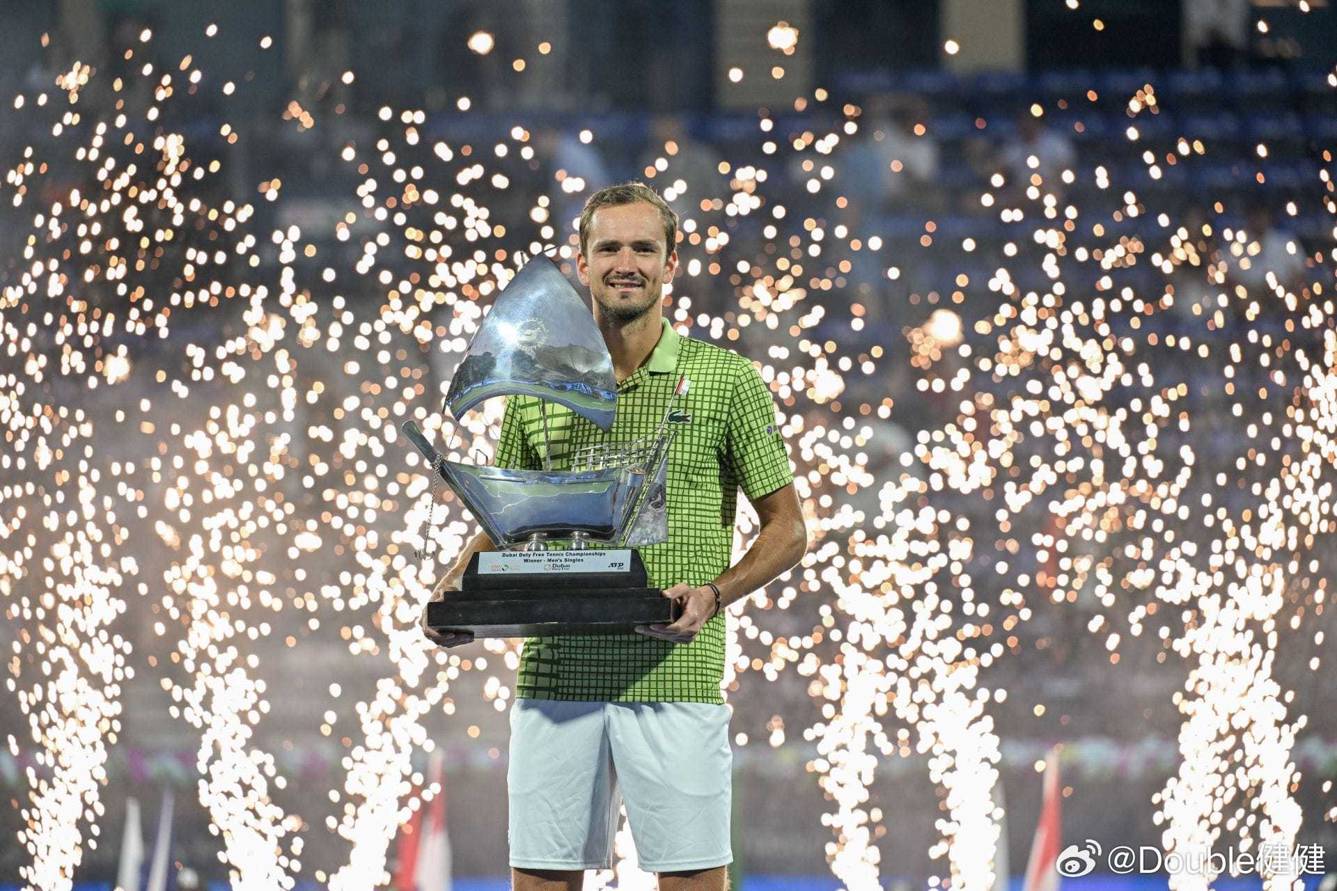 梅西一个奇奇怪怪的数据总决赛2019 西西帕斯🏆2020 梅德韦杰夫 🏆马赛