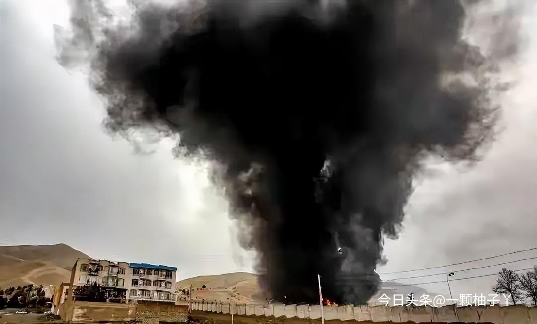 特朗普发文称美军空袭了伊朗的哈尔克岛，还表示摧毁了岛上军事目标。伊朗武装部队司令