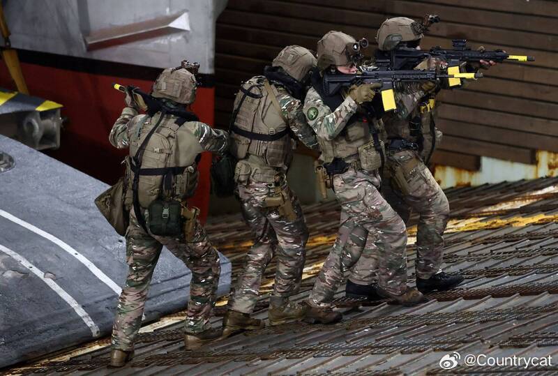 法军在伊拉克遭无人机袭击 马克龙证实1名士兵死亡、多人受伤海外新鲜事以美袭击伊朗