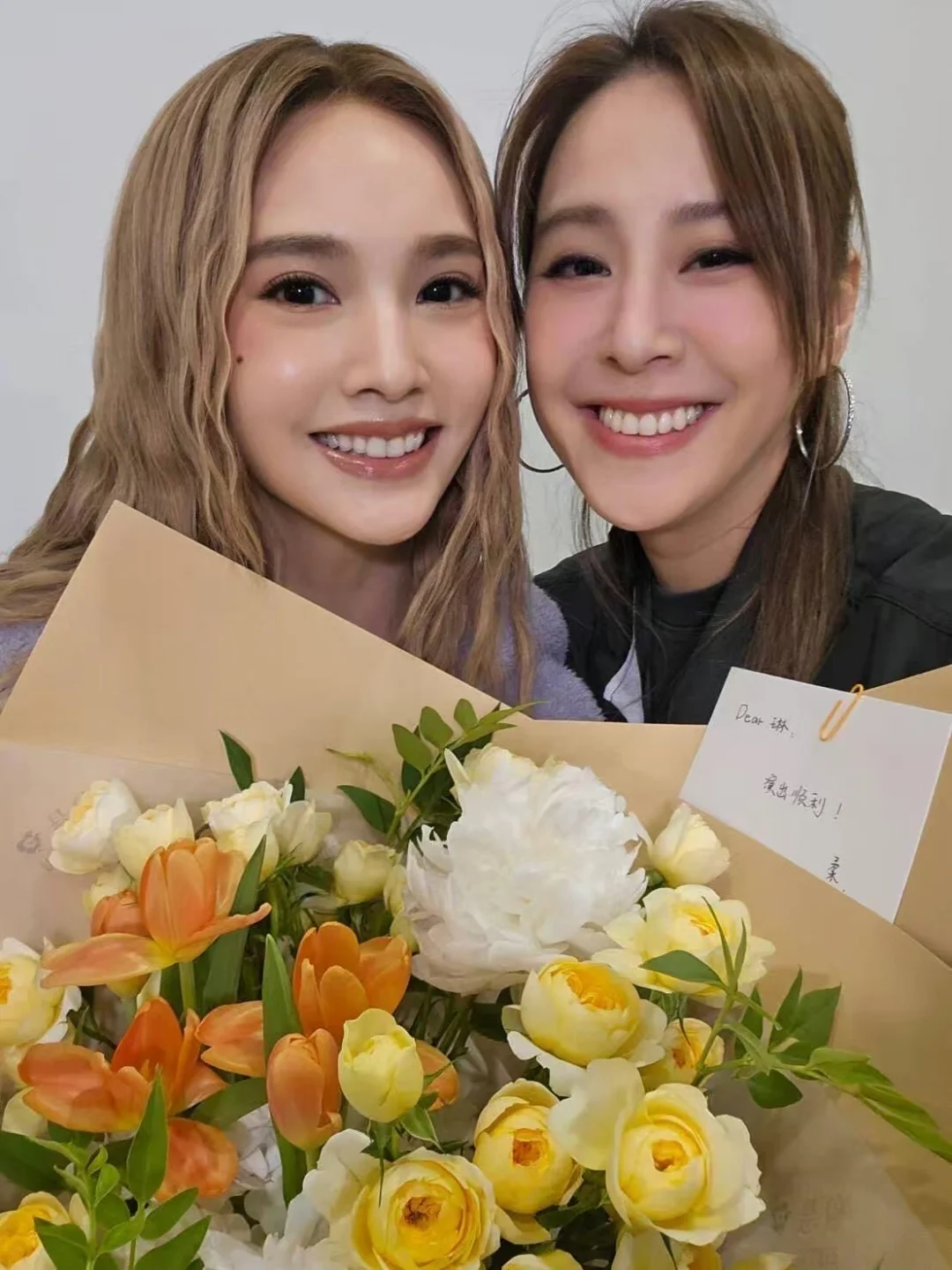 杨丞琳：我的柔姐特地飞到上海看我 真的好开心好感动🥺🥺🥺 	 黄...
