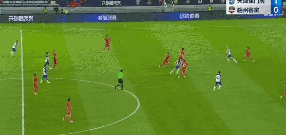 梅州客家防守豆腐渣！[发怒]这种球，青训小学员也不至于这样吧？一堆人围着球转有何