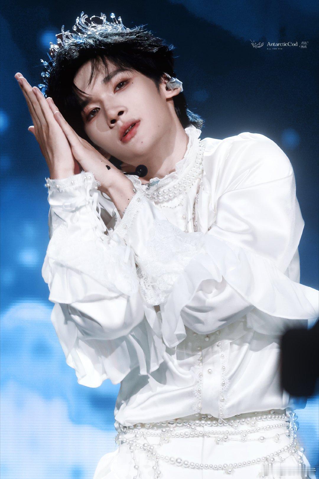 大眼音乐节阵容把日期圈起来：余宇涵在大眼音乐节首批阵容里！这次一定要到现场。余宇