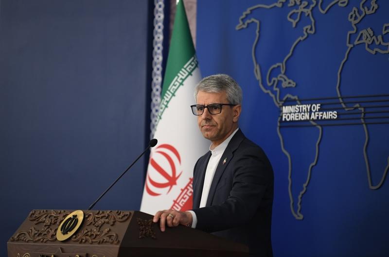 哈梅内伊交代后事，特朗普想不通：伊朗打不赢，为什么还不屈服？
 
海湾上空“达摩