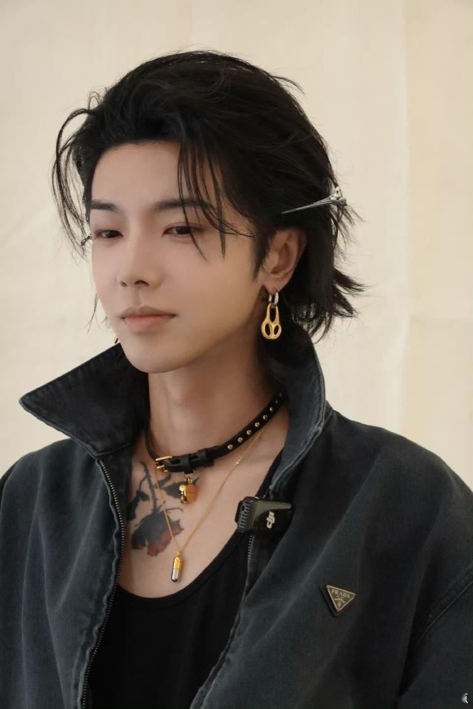 华晨宇：话太满了怎么办？那英：救不了一点！哈哈哈哈那姐主打一个直言不讳，笑晕 