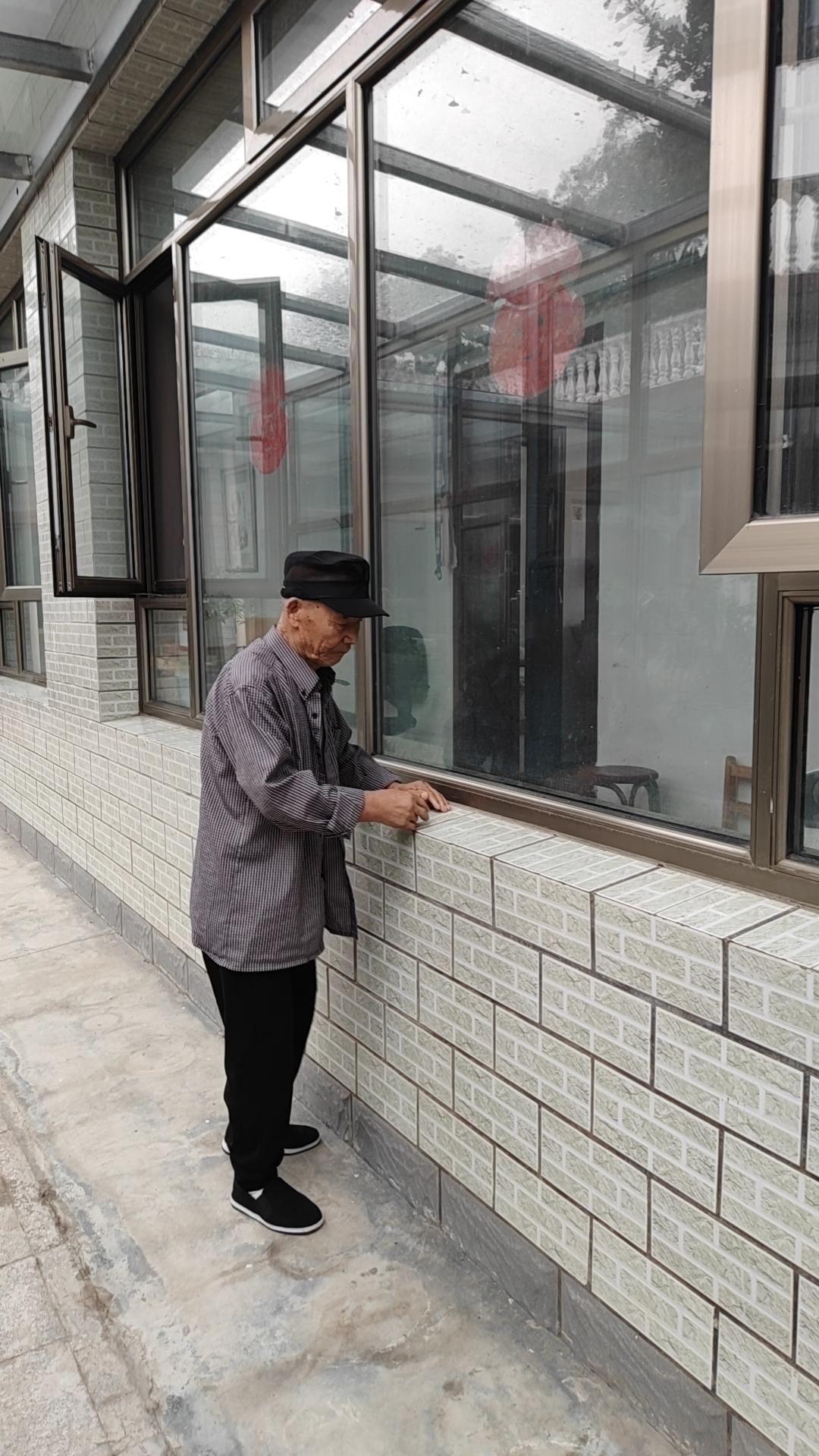 你能否留下一句充满希望的话"冬天从这里夺去的，春天会还给你。"海涅这句话，道尽了