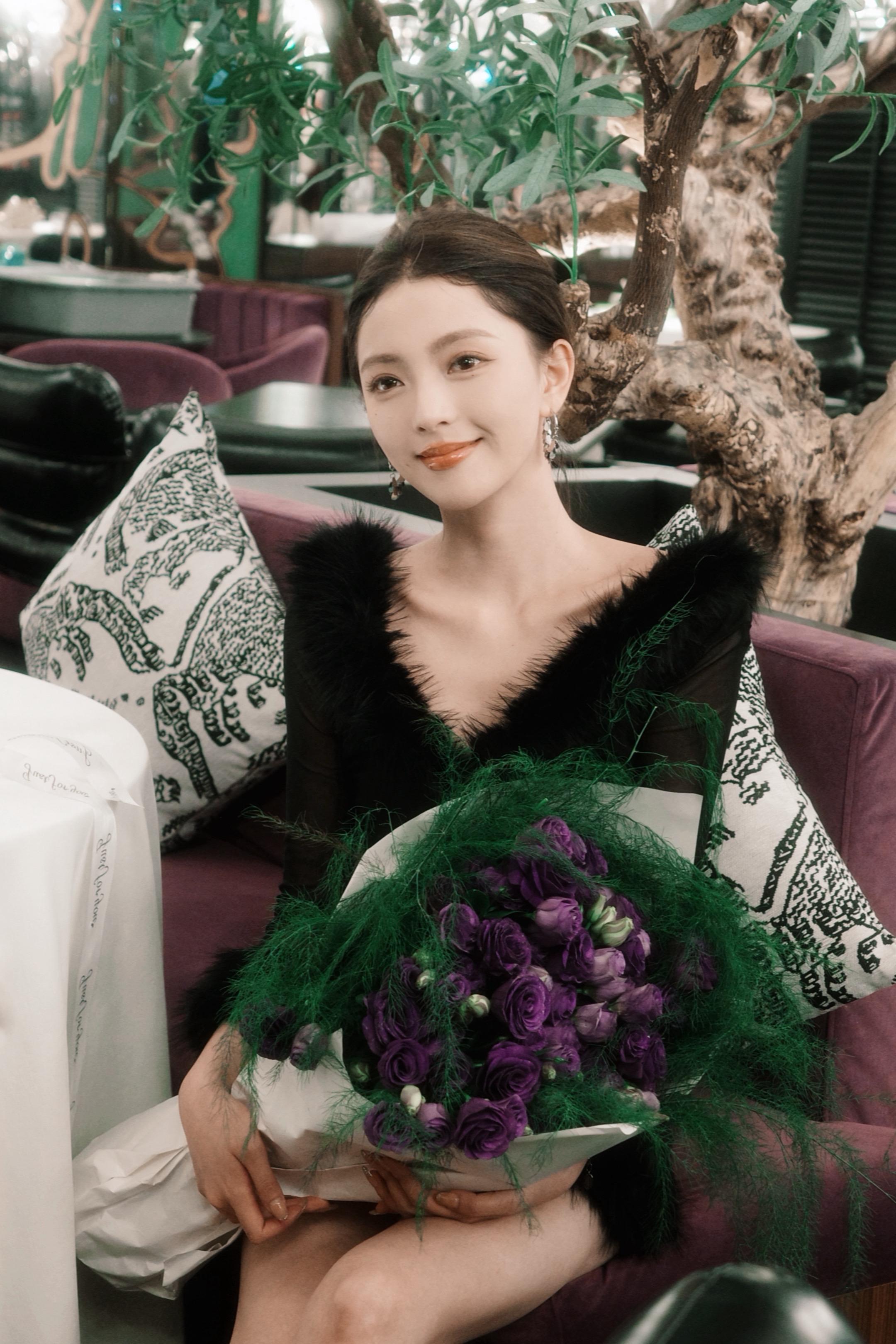 人这一辈子有太多的露水情缘 看轻点也是对自己的保护