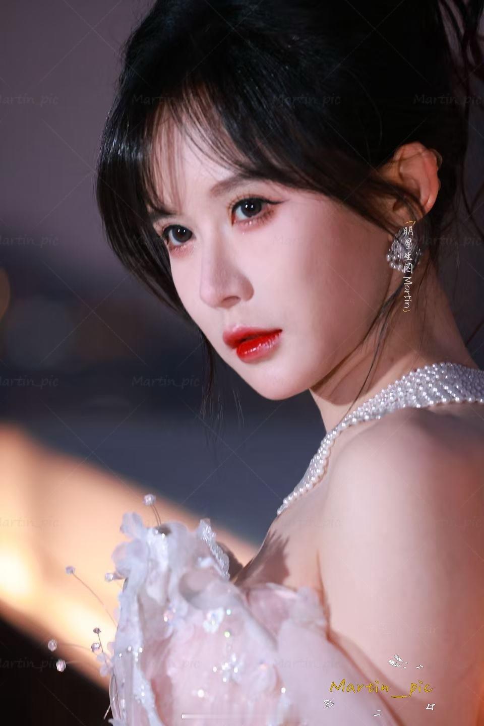 段艺璇 段艺璇心光年度时尚盛典生图白月光回国复仇第一弹心光年度时尚盛典