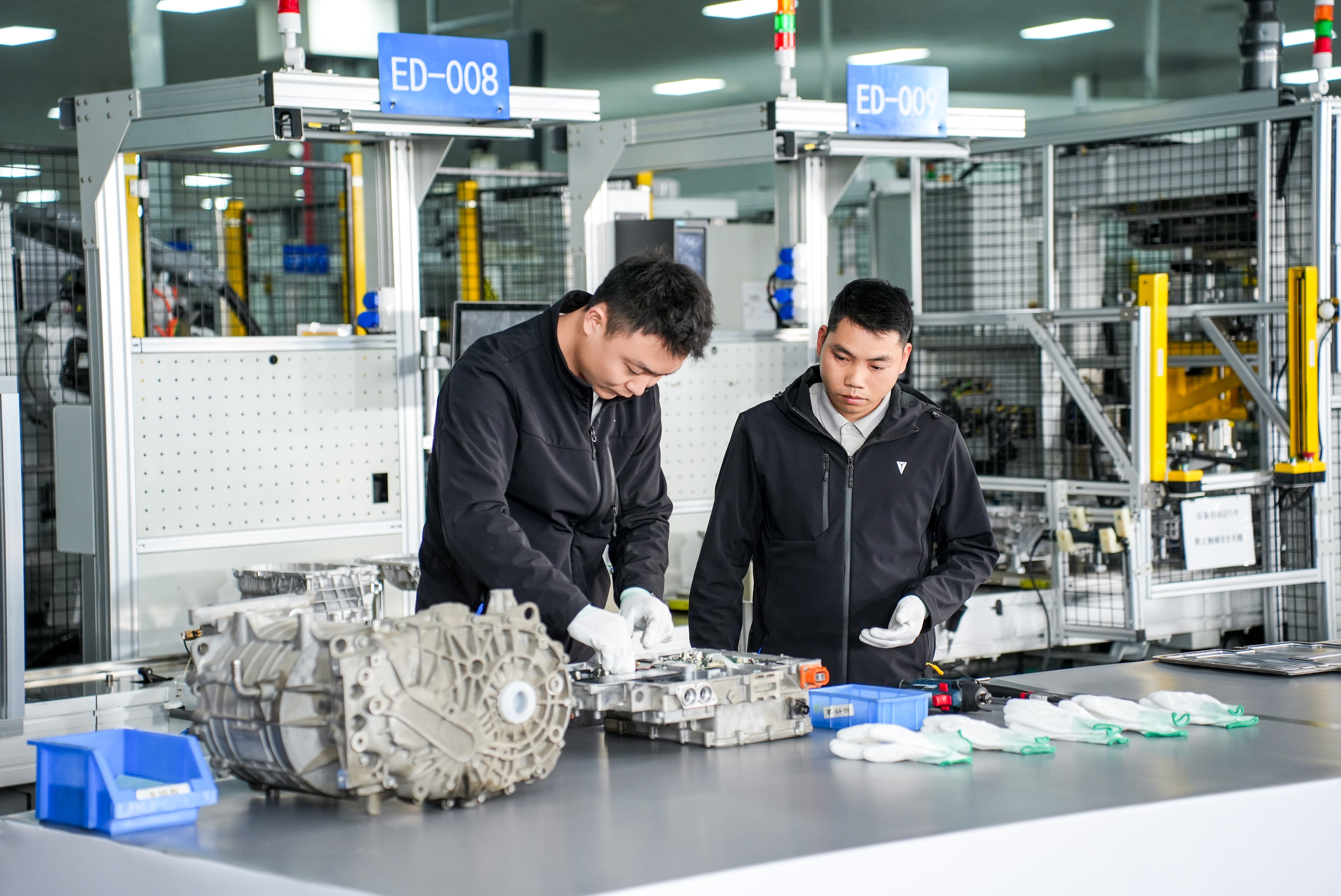 深蓝董事长拆解行驶50万公里电驱 下午看了一下深蓝这场直播，深蓝董事长邓承浩亲自