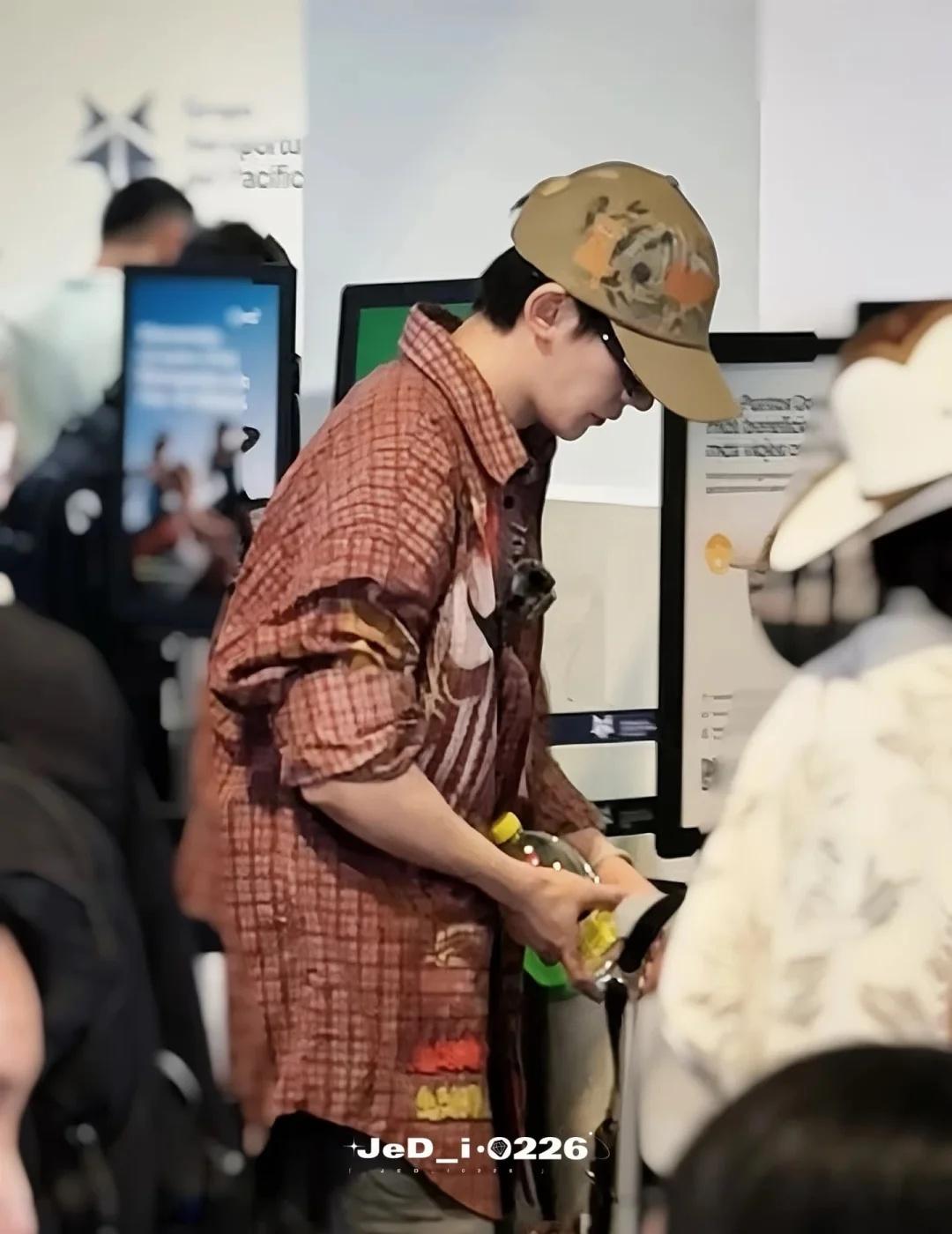 我哥真是混搭的神邓为 邓为花少私服 行走的衣架子