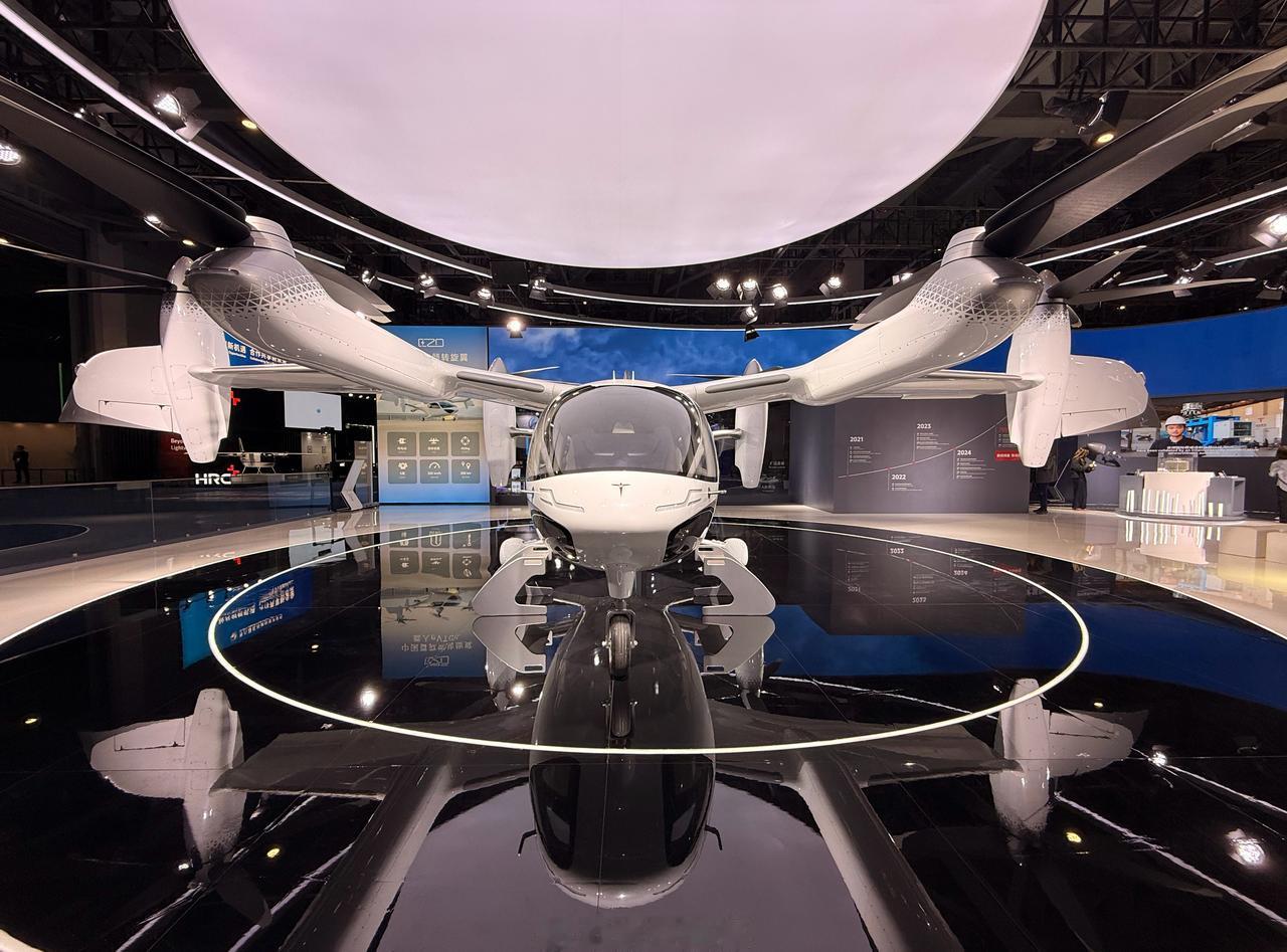 中国首个倾转旋翼电动垂直起降飞行器E20