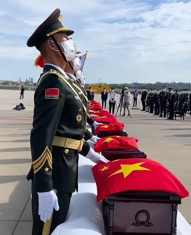 国家移民管理局回应网友建言这事儿，网上讨论得挺热闹。你说现在这情况吧，确实有点让