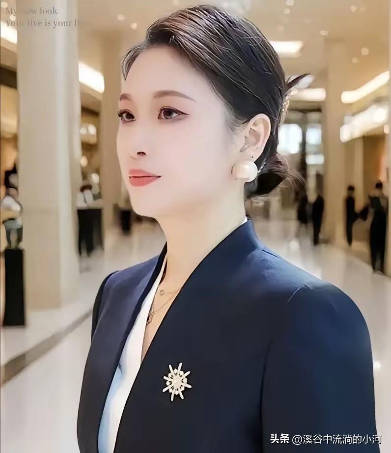 真正的善良从不声张！
郑州一位28岁普通文员爆火全网

收入不高、生活节俭，却默