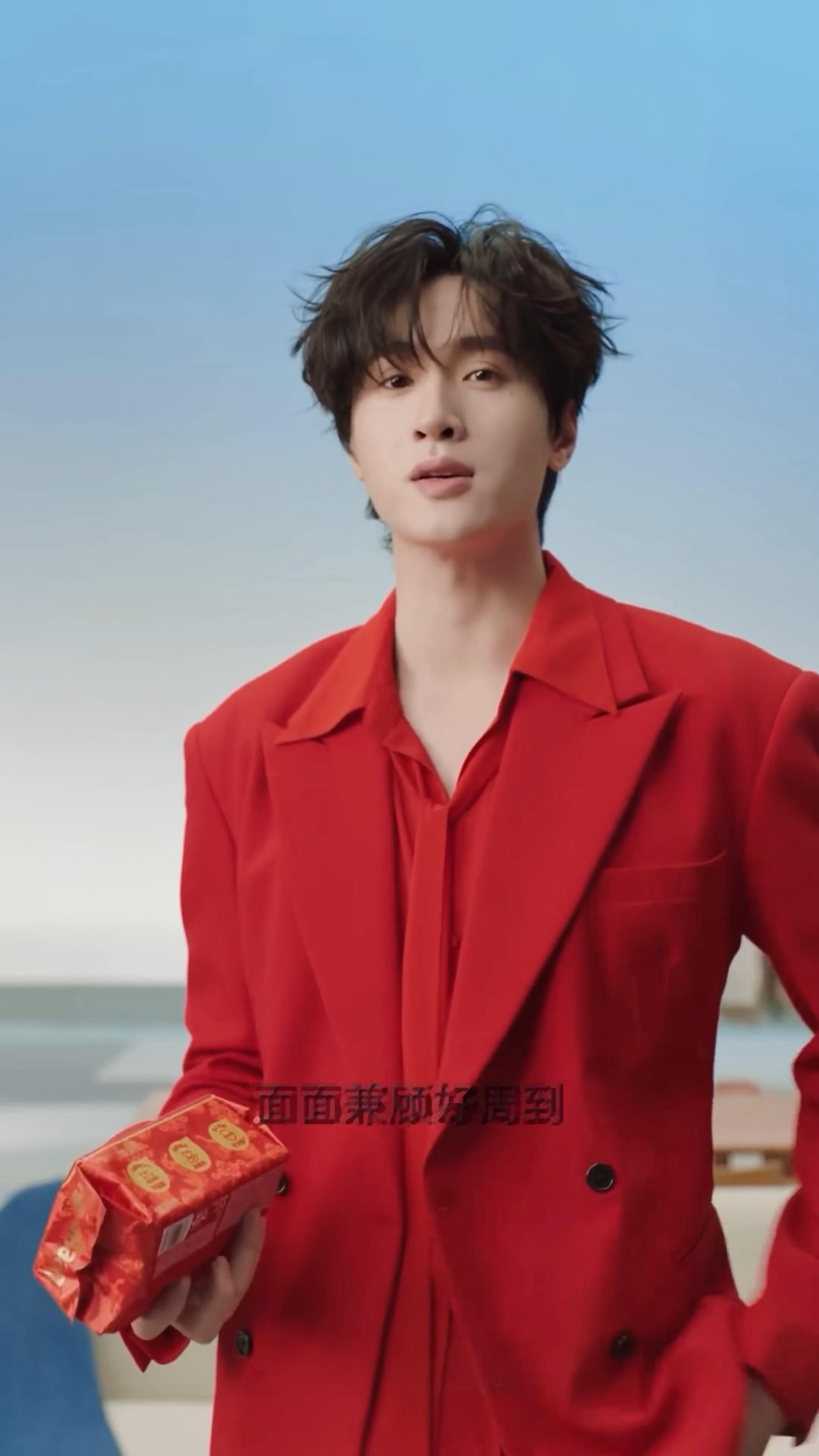 爸爸你怎么把湿纸巾直接塞裤兜里！！！ 